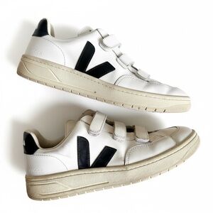 Veja V-Lock Leather Sneakers – White/Black size 9 women’s